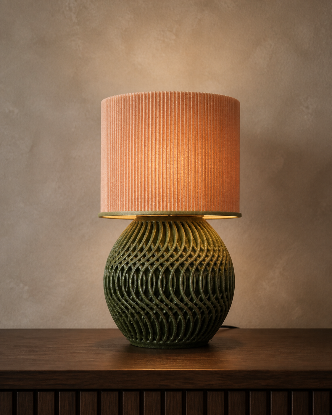 Luminária de mesa Luxury com base oliva e cúpula rosé